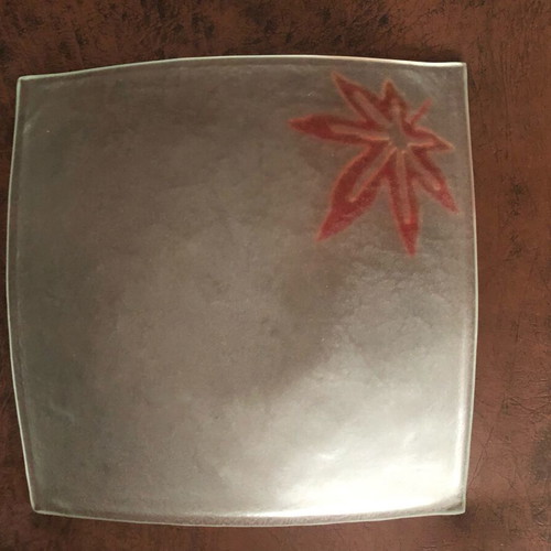 Vintage set of 3 glass decorations with maple leaf design like new