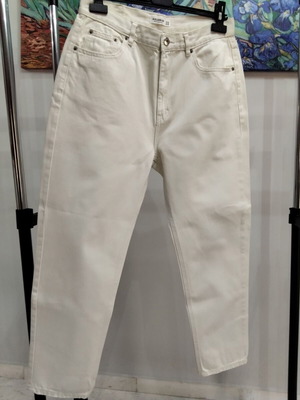 Pull&Bear Mom Fit Jeans ecru size EUR 42 like new