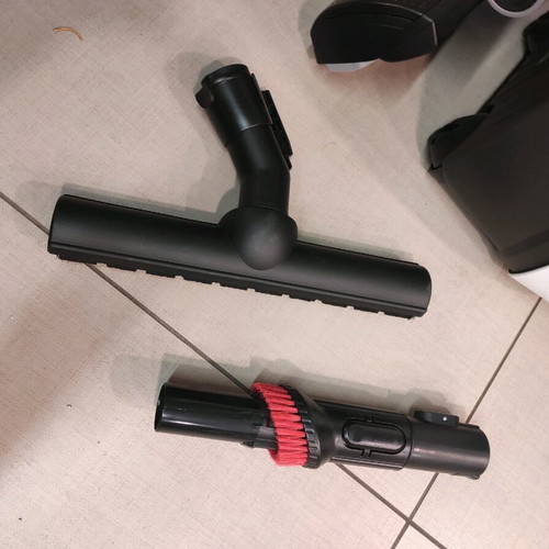 Bosch ProHygienic vacuum cleaner like new with accessories