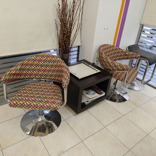 Hair Salon Equipment Set with Chairs and Tables