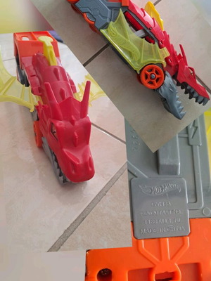 Φορτηγό-Εκτοξευτής Δράκος Hot Wheels μεταχειρισμένο