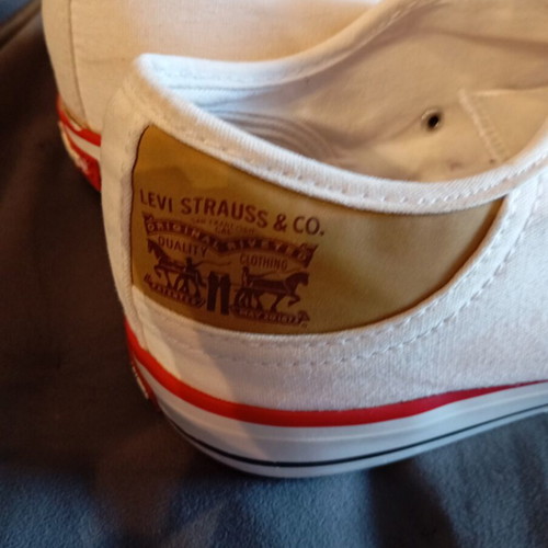 Levi's men's summer sneakers white size 43 new