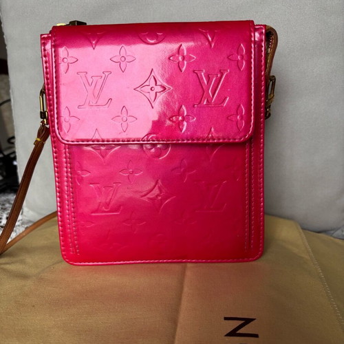 Louis Vuitton Mott Vernis shoulder bag like new, fuchsia
