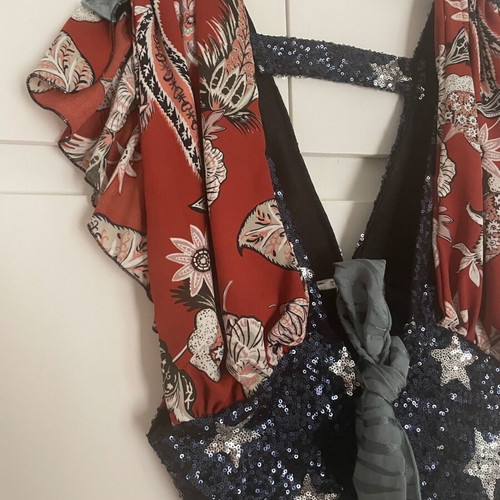 Jerkis vest one size, like new, multicolor with sequins