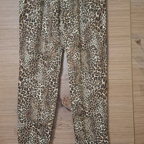 Lynne women's pants like new with elastic waist and side stripes