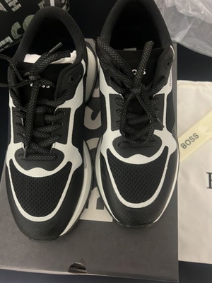Hugo Boss men's black and white sneakers size 43