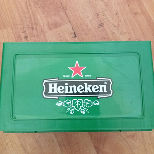 Heineken CD holder used, plastic 14-slot beer crate style