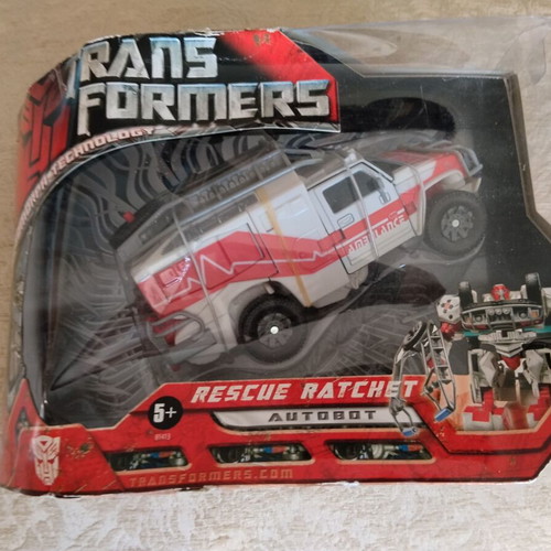 Transformers Rescue Ratchet figure like new, sealed packaging