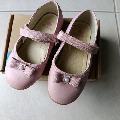 Mayoral ballet flats size 25 used, pink with small scuff
