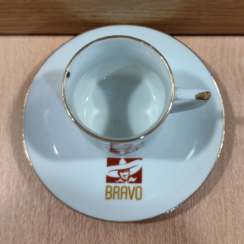 Bravo καφές παλιό διαφημιστικό φλυτζάνι με πιατάκι μεταχειρισμένο