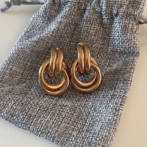 Dangling earrings used with tarnish