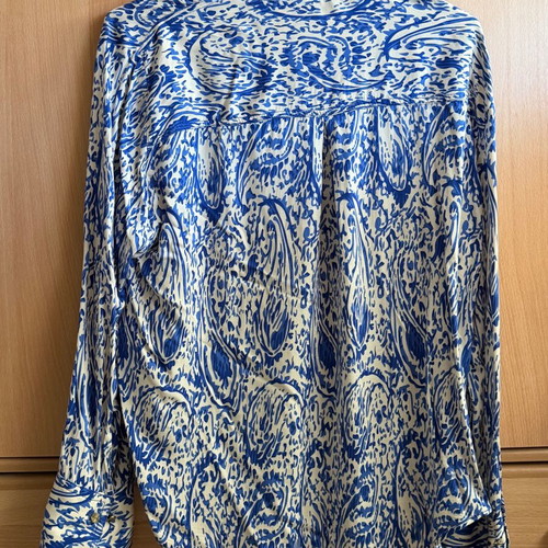 Zara women's shirt like new, slim fit, size 42, blue and white