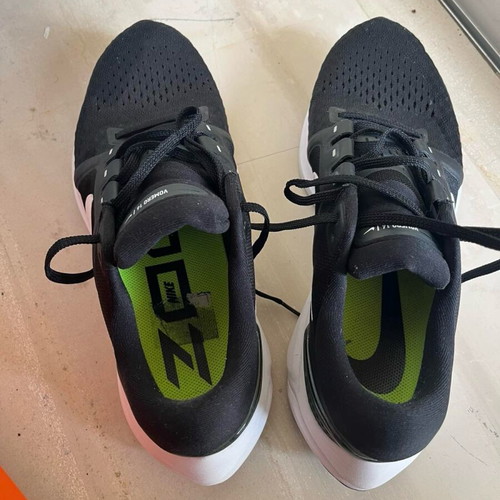 Nike Air Zoom Vomero 16 DA7245-001 Black like new, size 45