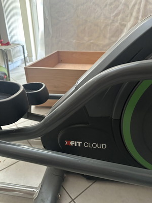 Cloud elliptical fitness machine