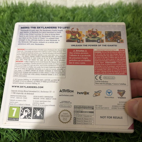 Skylanders Giants Nintendo 3DS game used, complete