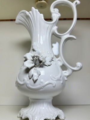 Large ceramic jug Victorian style