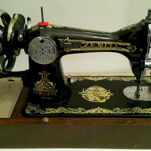 Zenith vintage sewing machine used, made in Japan collectible rare
