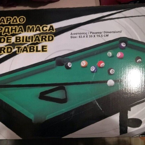 Children's billiard table like new, easy to transport and store