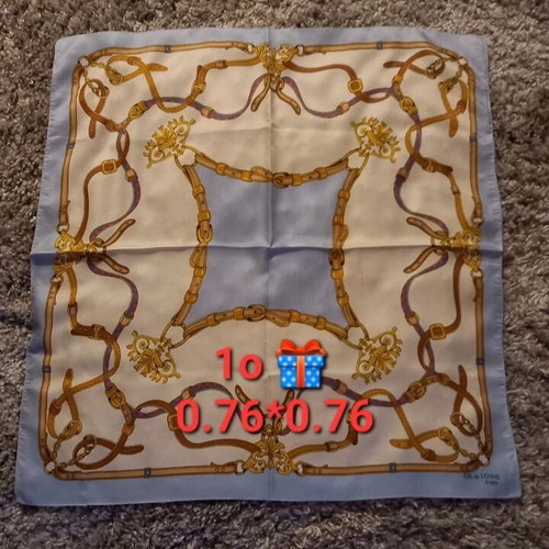 Scarves and shawls new, 2 large and 3 gift multicolored