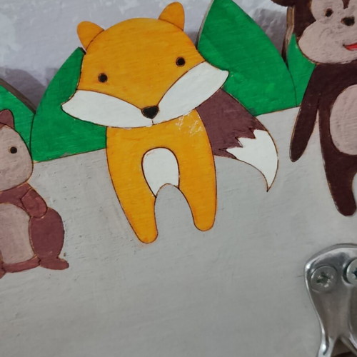 Children's wall hook with animal design