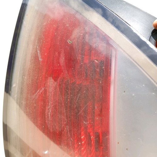 Φανάρι Opel Astra H δεξιό πίσω μεταχειρισμένο χωρίς λάμπες με σπασμένο πλαστικό