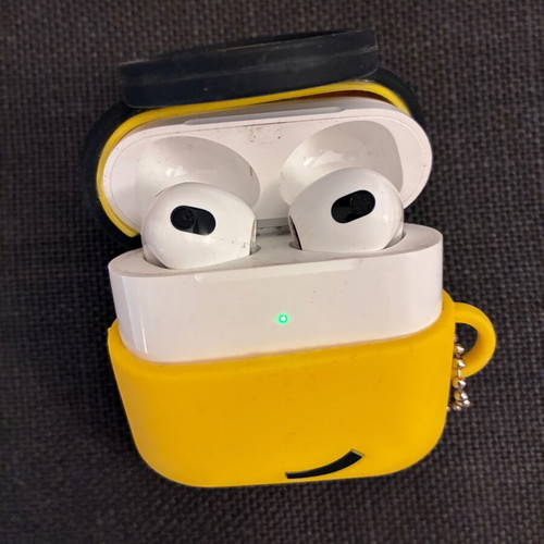 Apple AirPods 3rd Generation with MagSafe and Minions Case