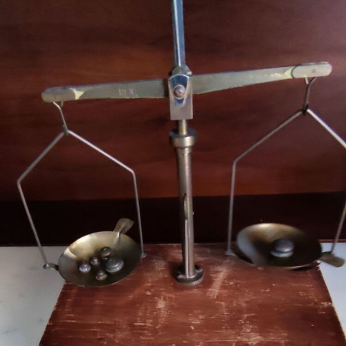 Vintage precision scale from 1900 like new