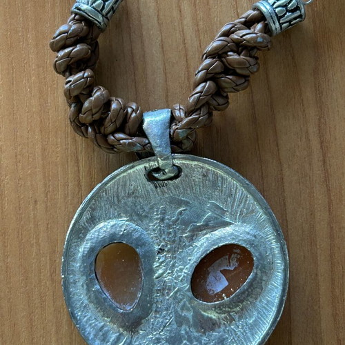 Set of 2 necklaces like new, silver and brown tones