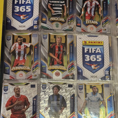 Adrenalyn XL FIFA 365 2026 άλμπουμ σχεδόν γεμάτο, σαν καινούργιο, 250+ κάρτες