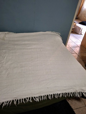 Εργόχειρο πλεκτό ριχτάρι σαν καινούργιο 150×140