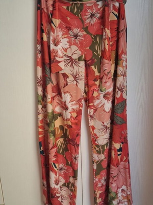 BSB Palazzo Wide-Leg Pants like new with Floral Tropical Print