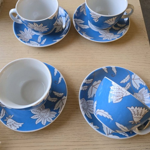 Large cups like new, set of 4 with saucers
