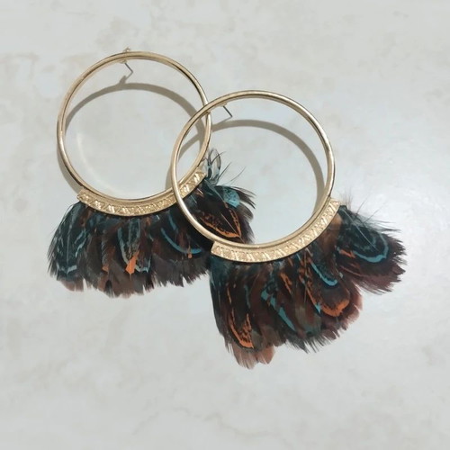 Zara statement feather earrings like new, large gold colorful