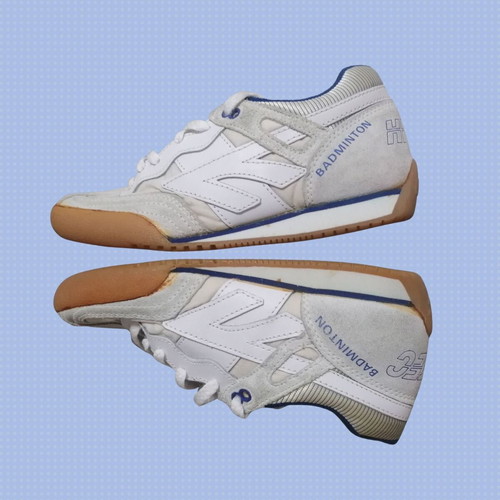 Badminton Hi-Tec Shoes new, size 37-37.5, white and blue