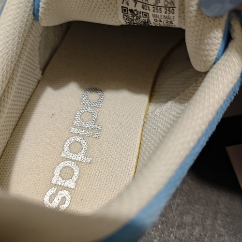 Adidas sneakers with suede upper and OrthoLite® insole, blue white gum