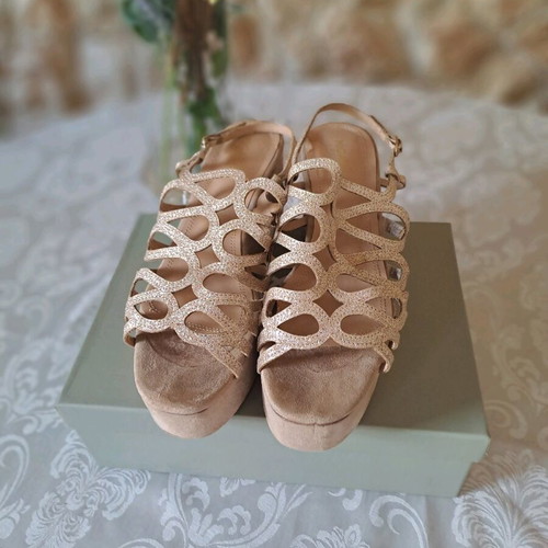 Migato gold sandals used with strap, size 39
