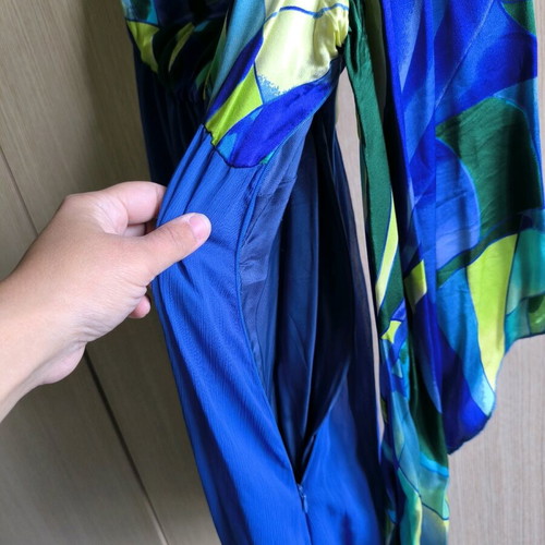 Formal one-shoulder dress with satin and batwing sleeve, size 4