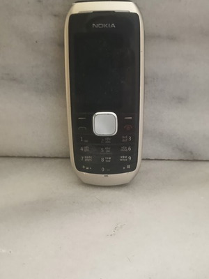 Nokia 1800 phone, like new, without charger
