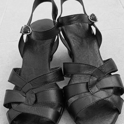 Women's black leather sandals like new, size 37, platform