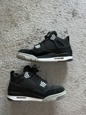 Air Jordan 4 black canvas sneakers size 42.5 like new