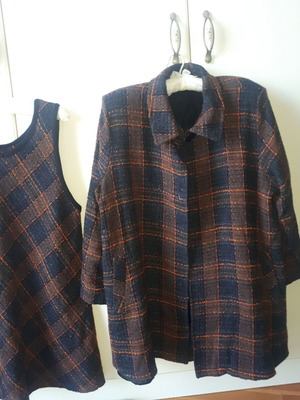 Badila coat with checked dress size medium like new, multicolor