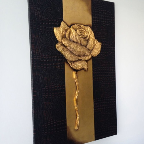 Painting Italian artwork on leather with gold embossing like new