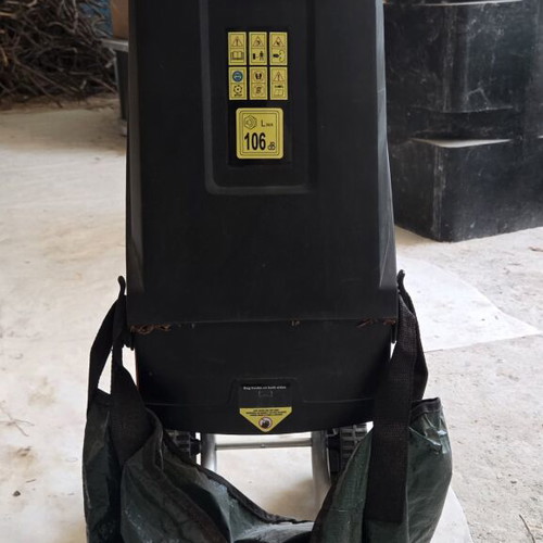 Nakayama ES2400 Branch Shredder like new