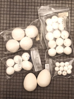 Set of papie maché compressed paper balls new, various sizes