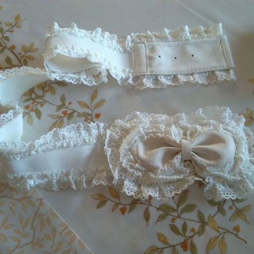 Women's belt with lace white like new