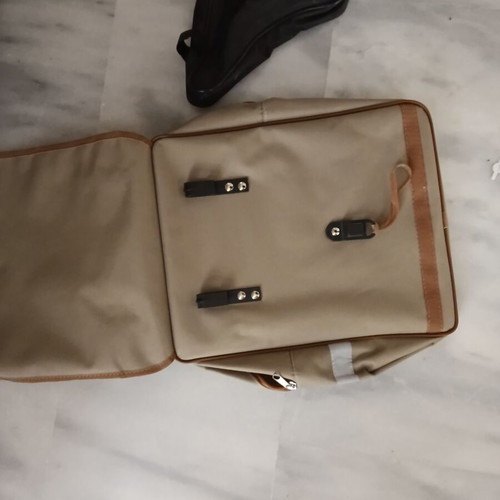 Bicycle accessory collection like new, 3 detachable bags