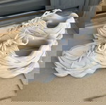 New Balance 9060 Unisex Shoes Size 40.5 White Like New