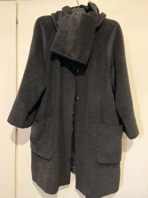 Wool winter overcoat used, black and gray, size XXL