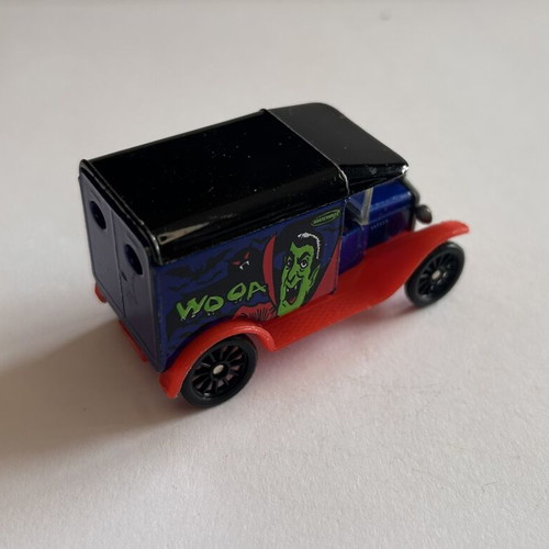 Matchbox 2005 Model T Ford Van 1921 Dracula