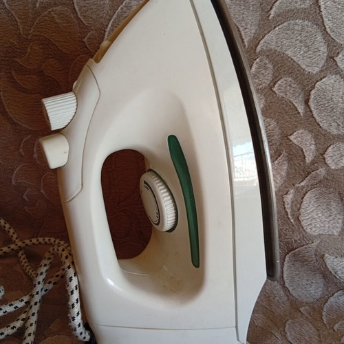 Electric iron 1200W 230-50 Hz